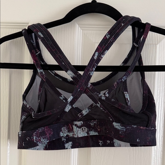 Lululemon sports bra size 6 - Picture 2 of 2